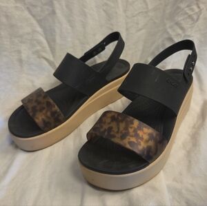 Crocs Women's Black Leopard  Platform Sandals Size 8 Strap Shoe